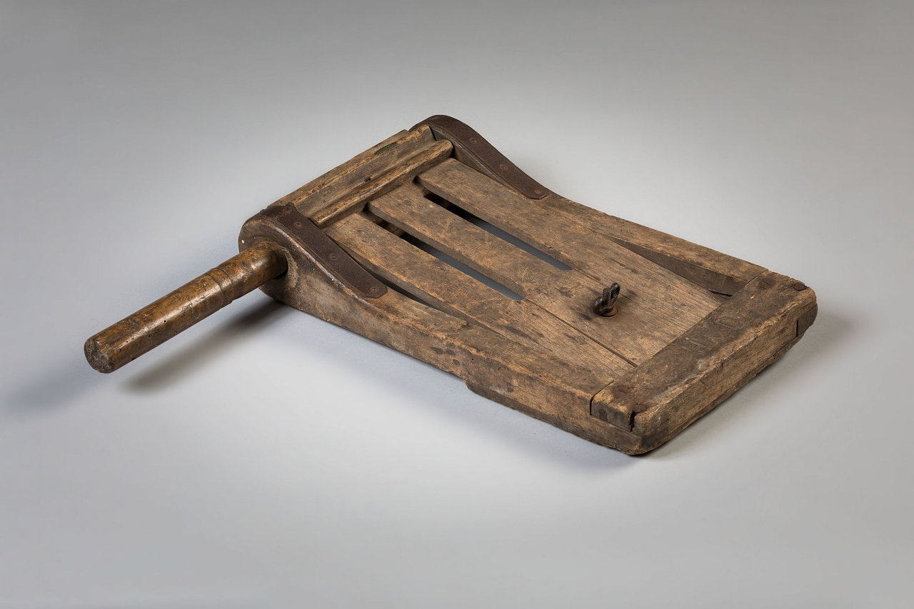 Antieke Houten Ratel | Parels Breda